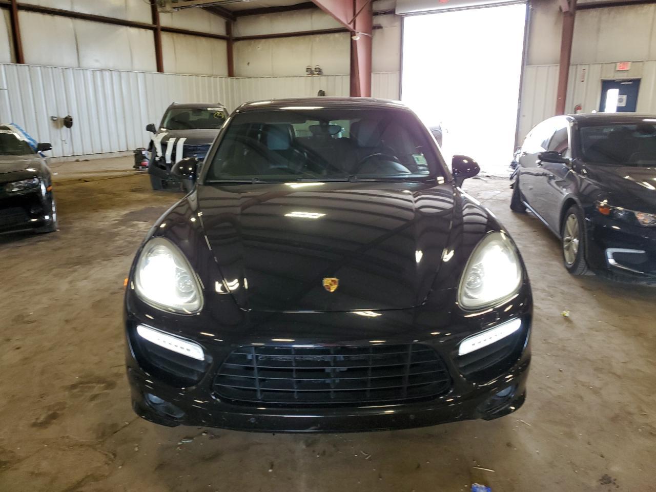 2014 PORSCHE CAYENNE