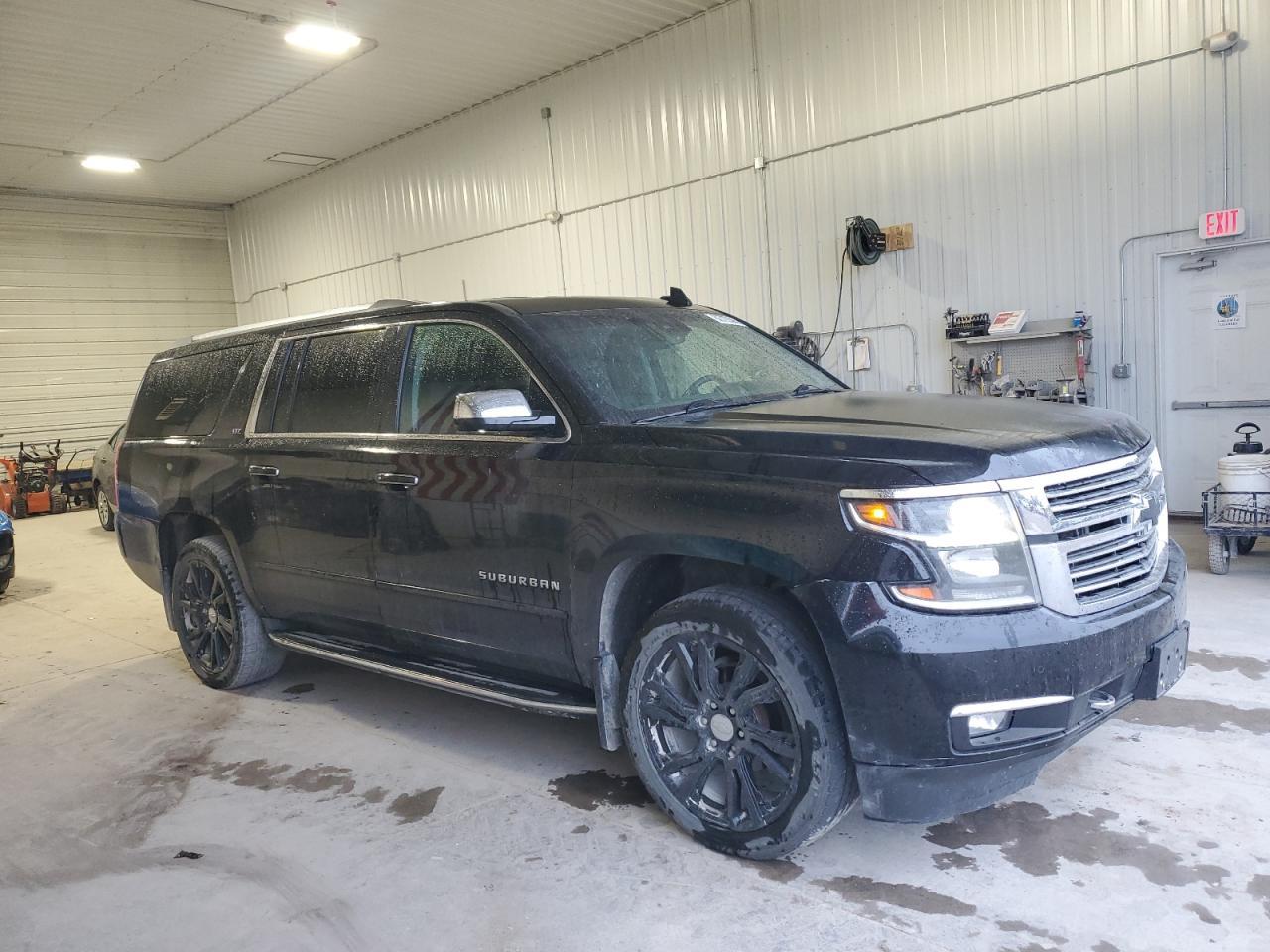 2016 CHEVROLET Suburban