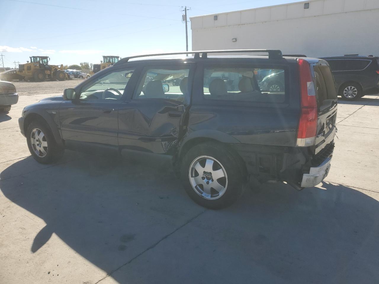 2001 VOLVO V70