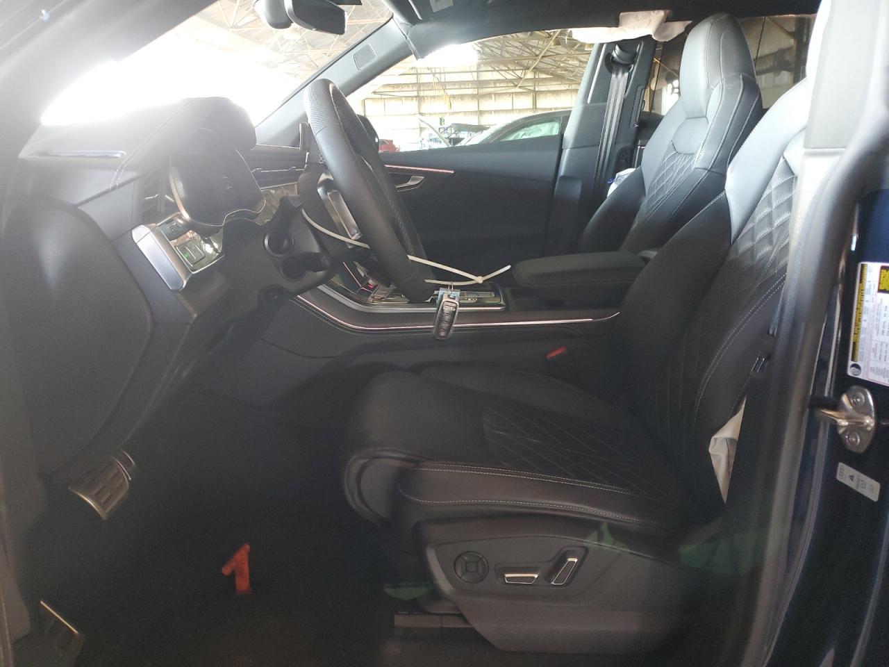 2024 AUDI SQ8