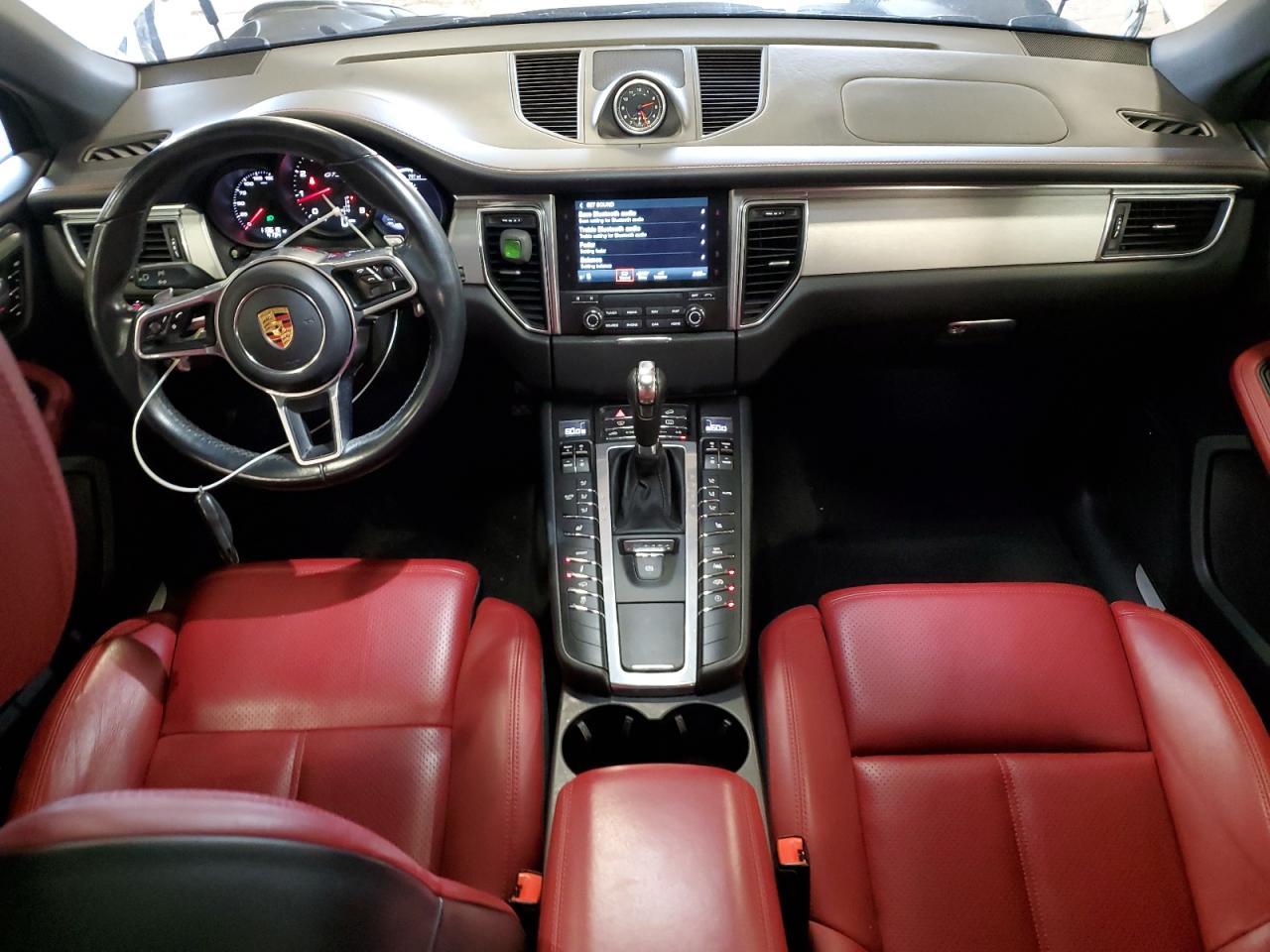 2017 PORSCHE Macan