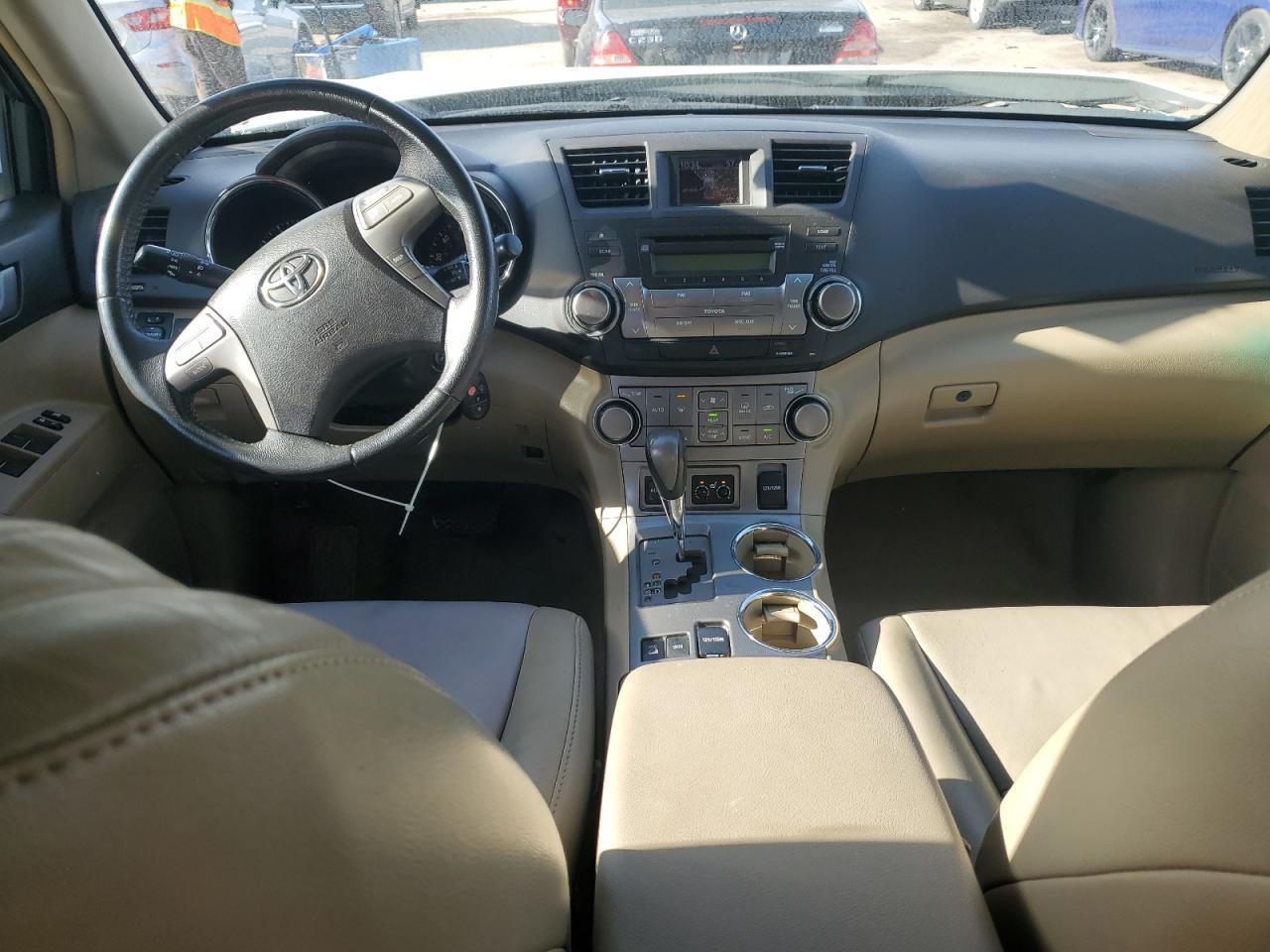 2010 TOYOTA HIGHLANDER