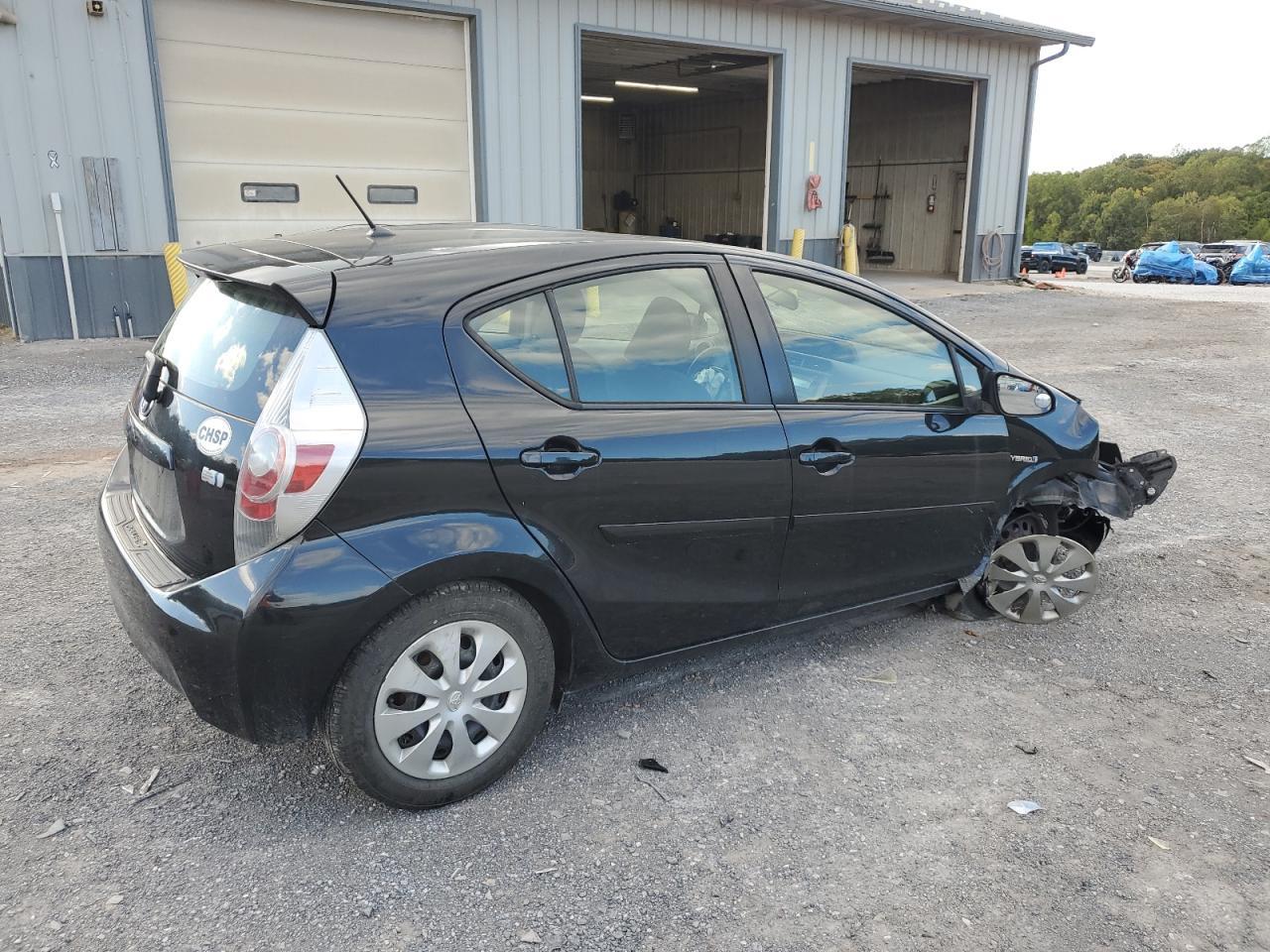 2014 TOYOTA Prius c