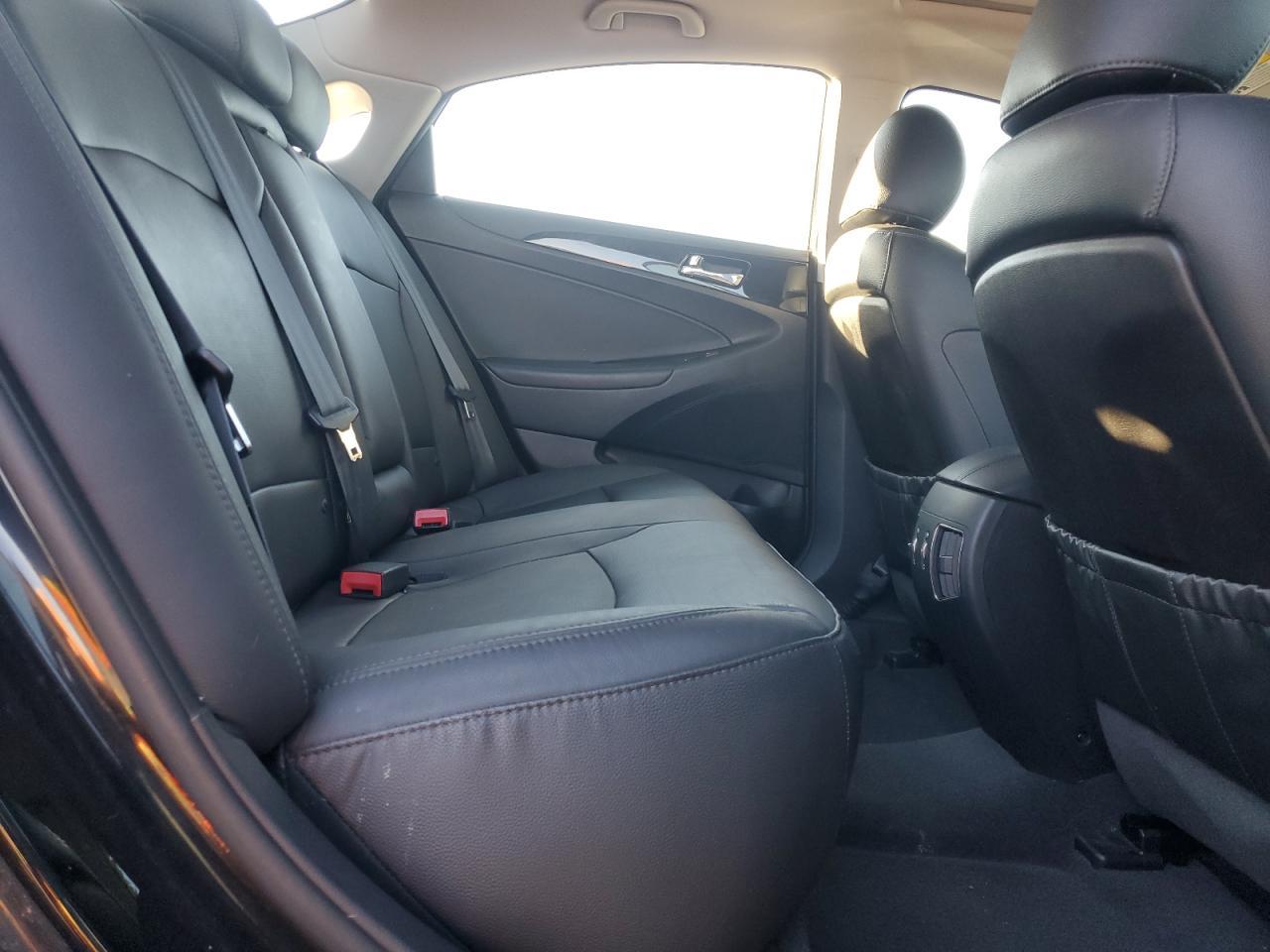 2011 HYUNDAI SONATA