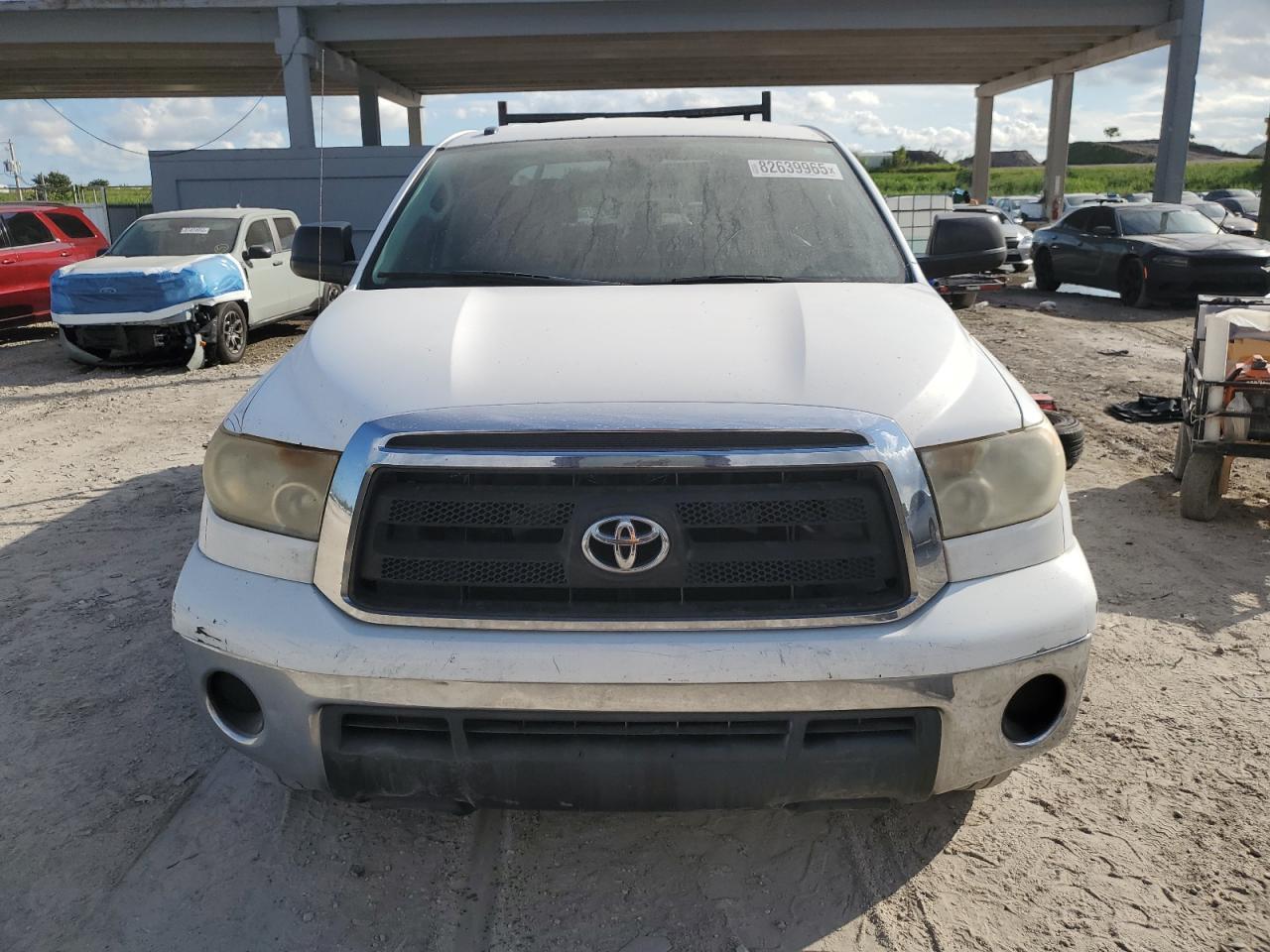 2011 TOYOTA TUNDRA