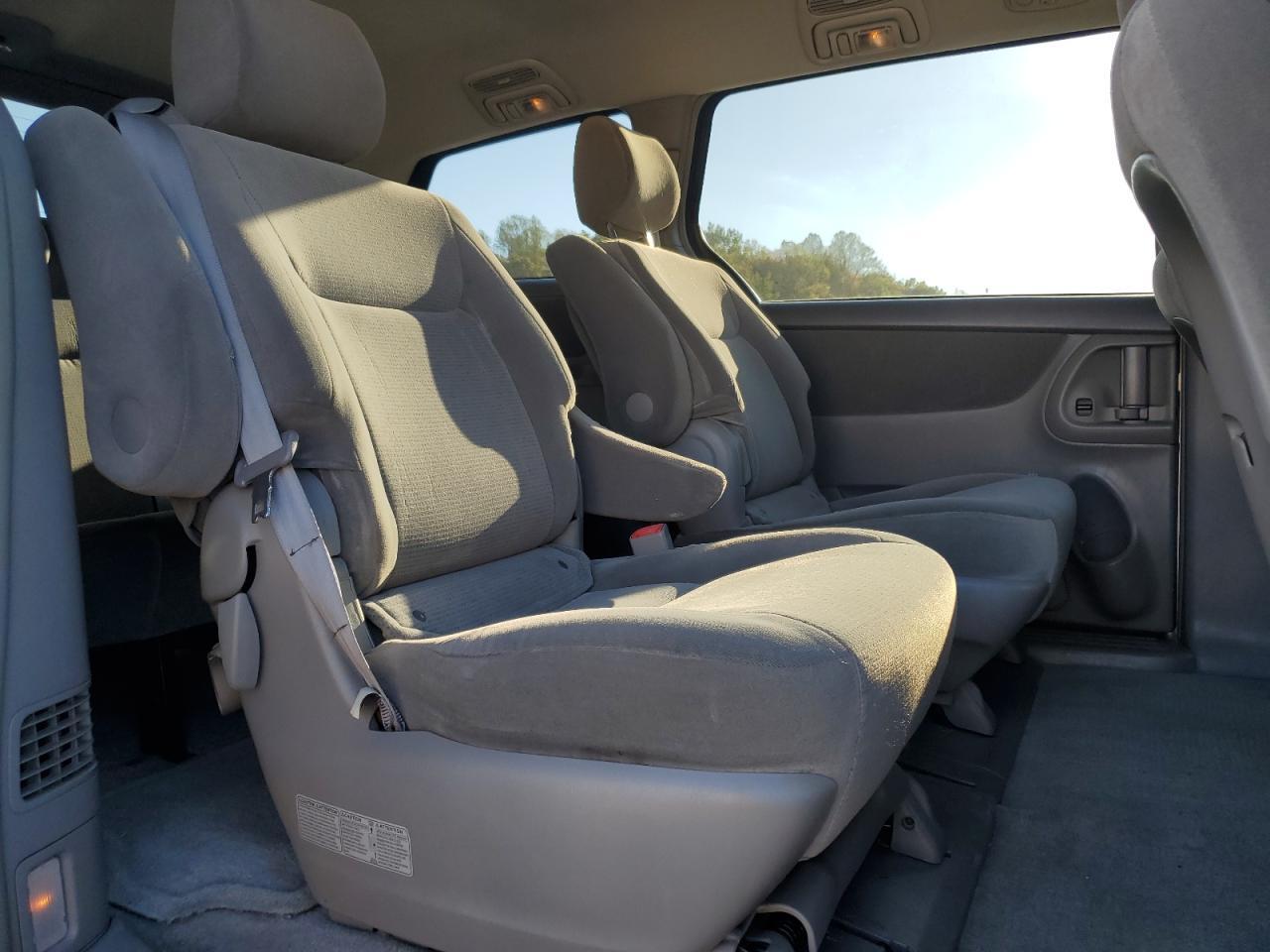 2005 TOYOTA SIENNA