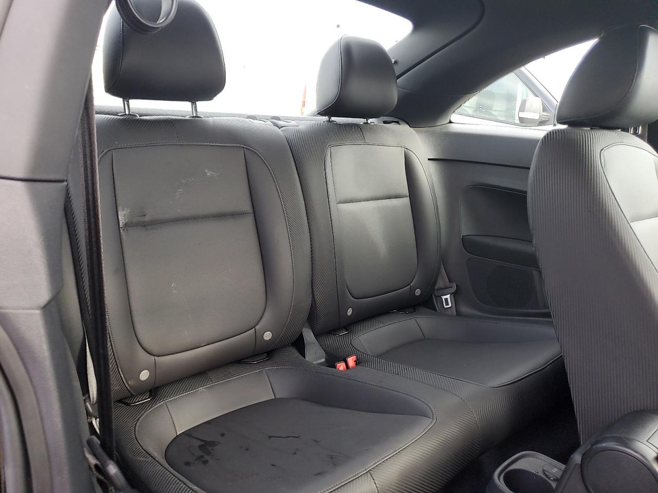 2018 VOLKSWAGEN Beetle
