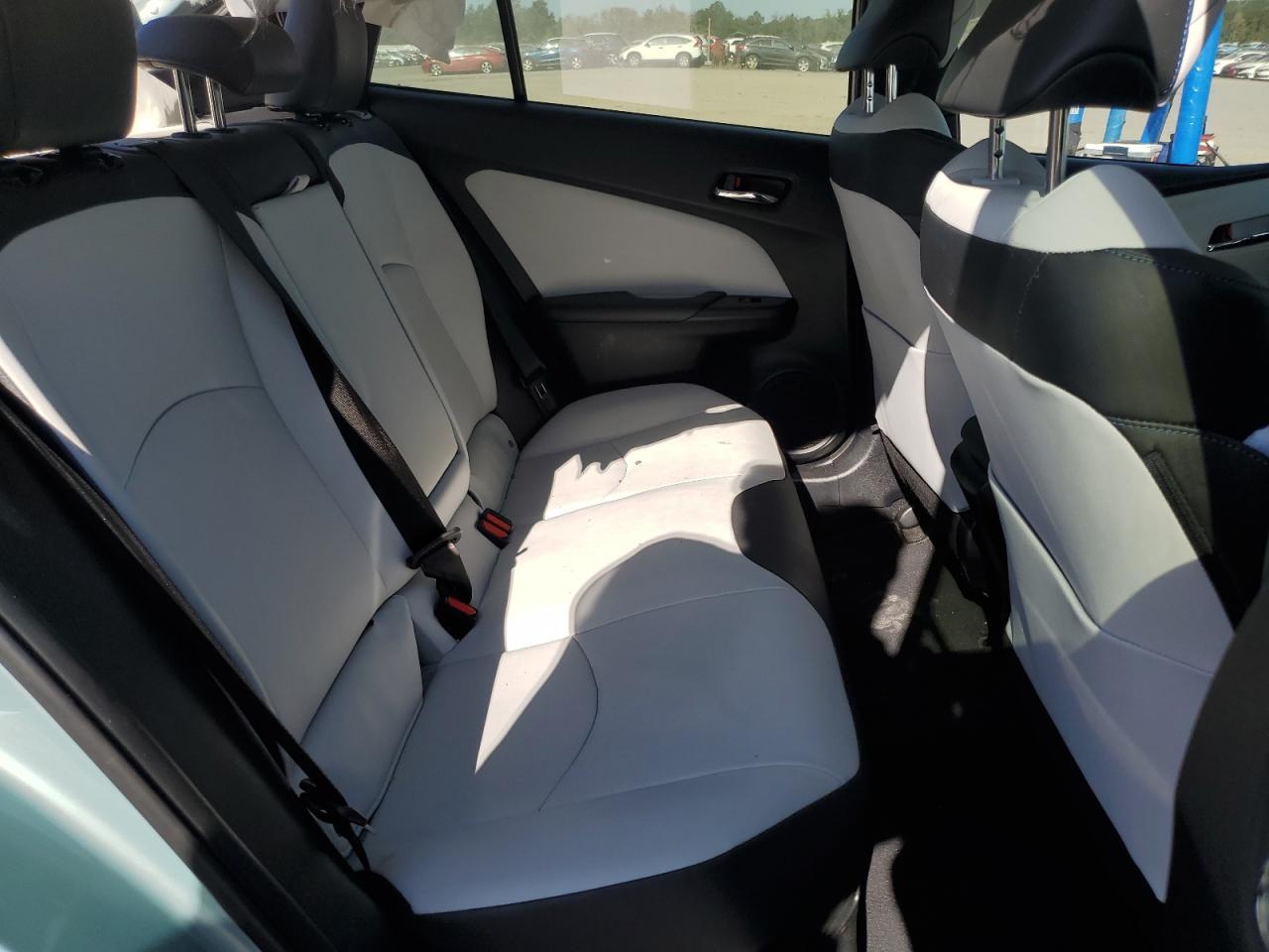 2016 TOYOTA PRIUS