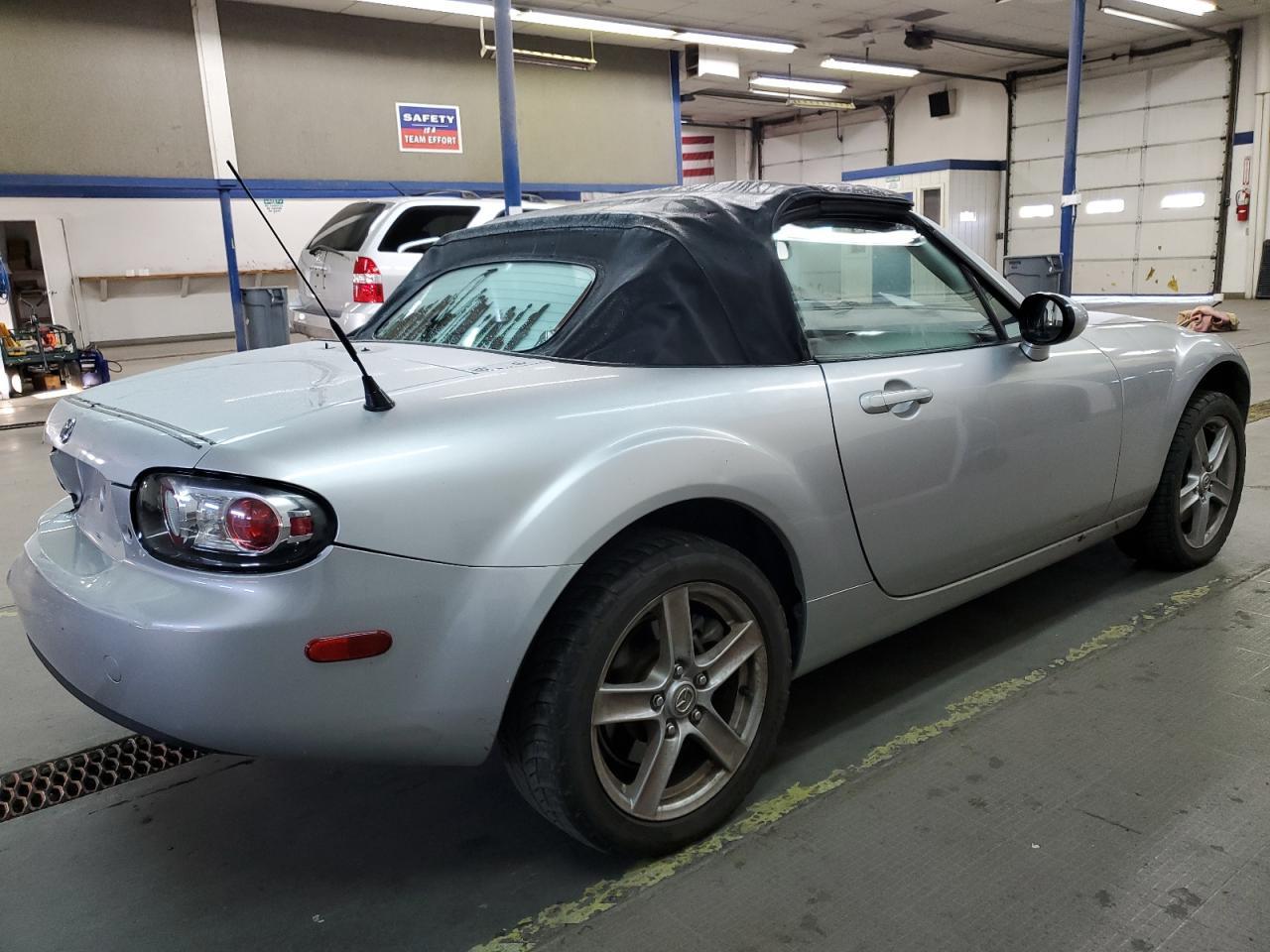 2006 MAZDA MX-5 Miata