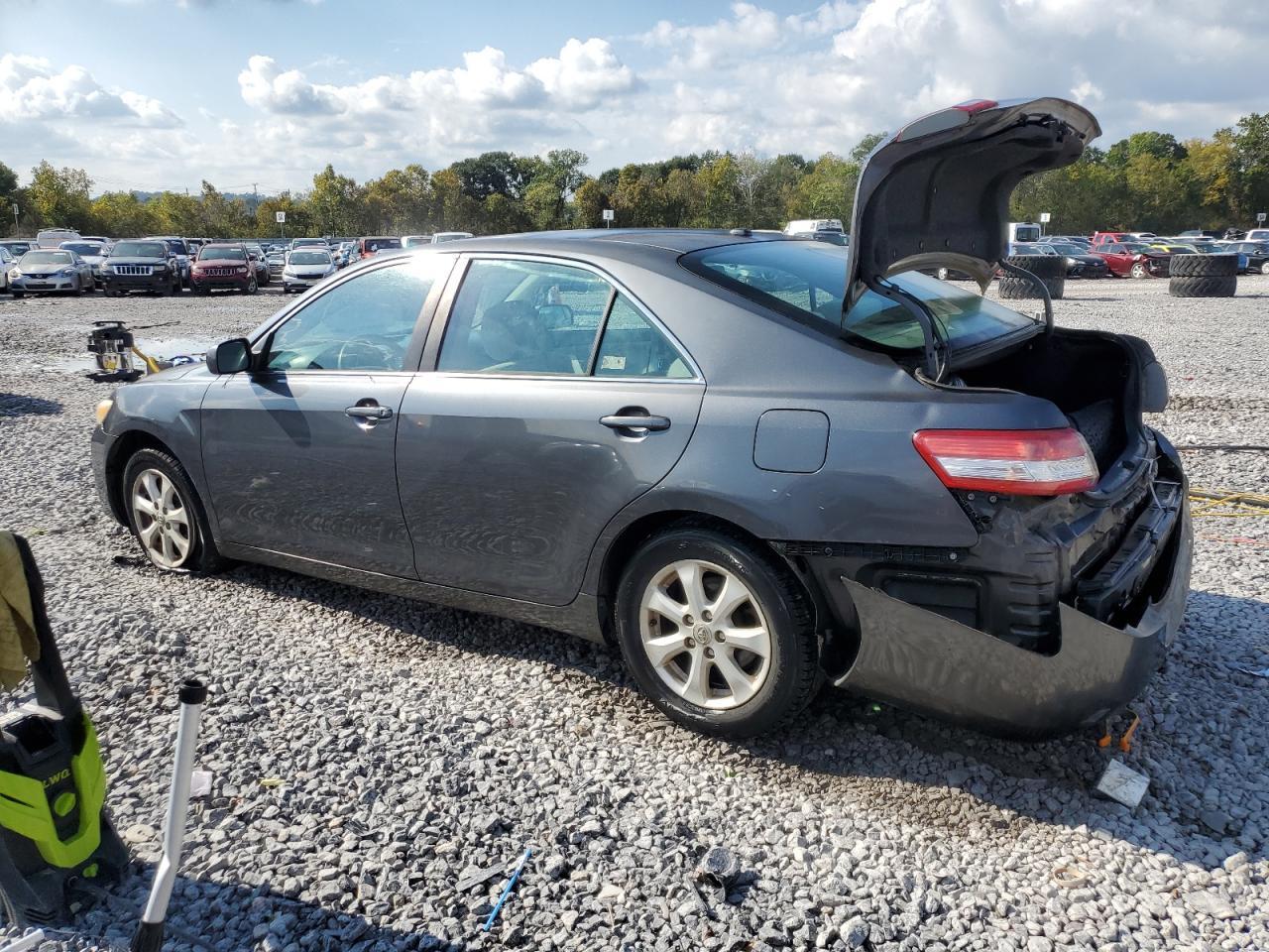 2011 TOYOTA CAMRY