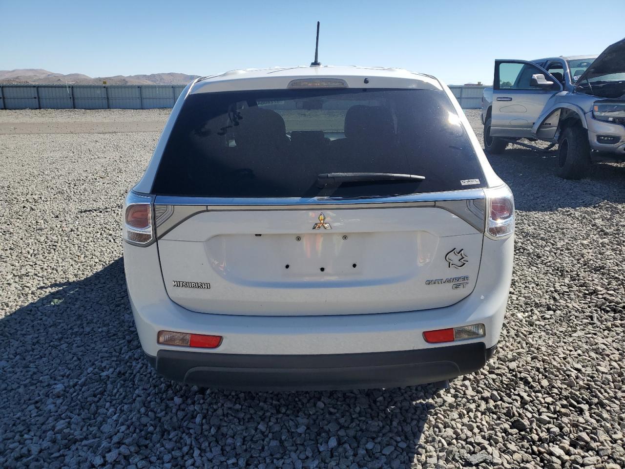 2014 MITSUBISHI outlander