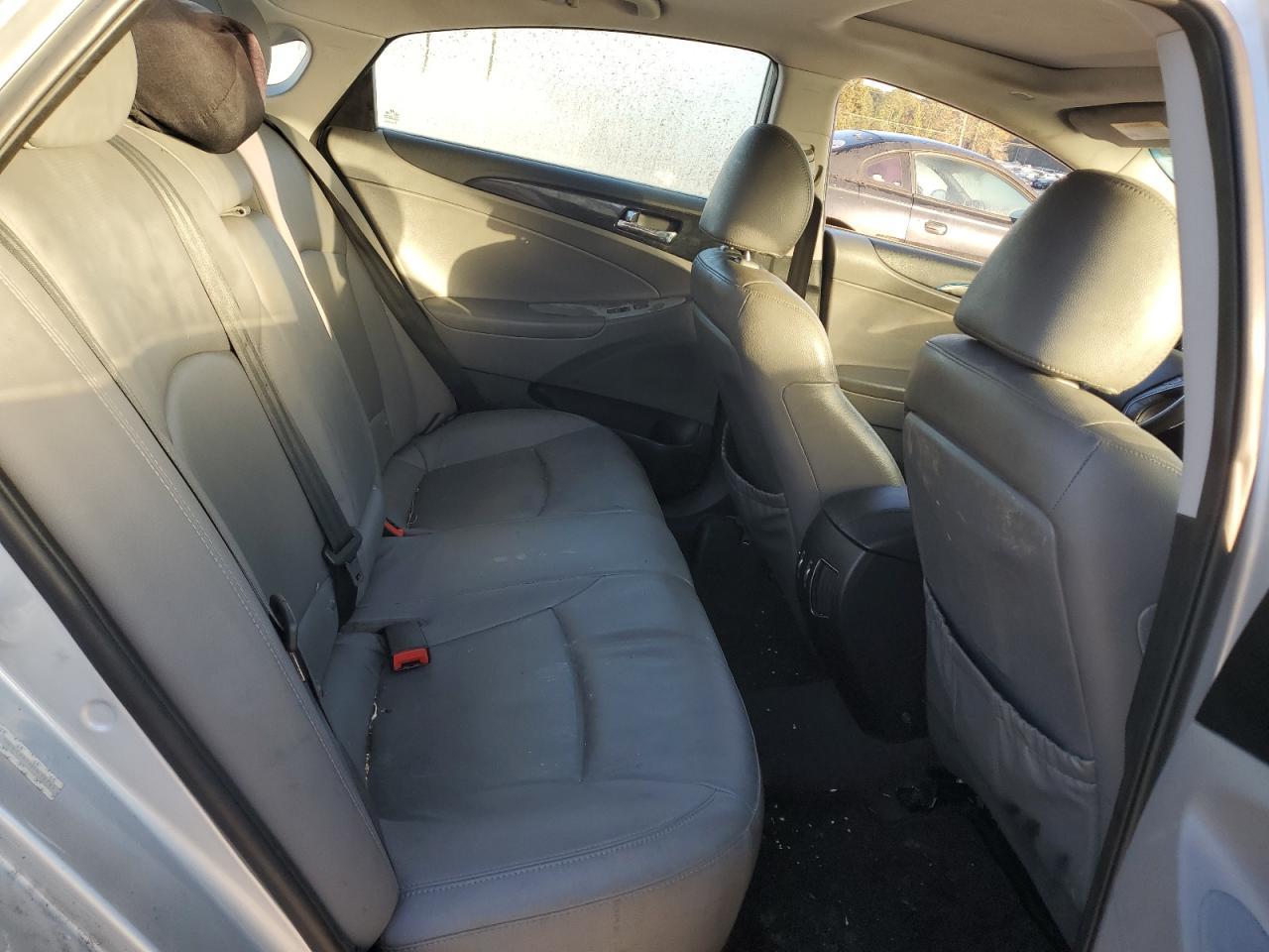 2011 HYUNDAI SONATA