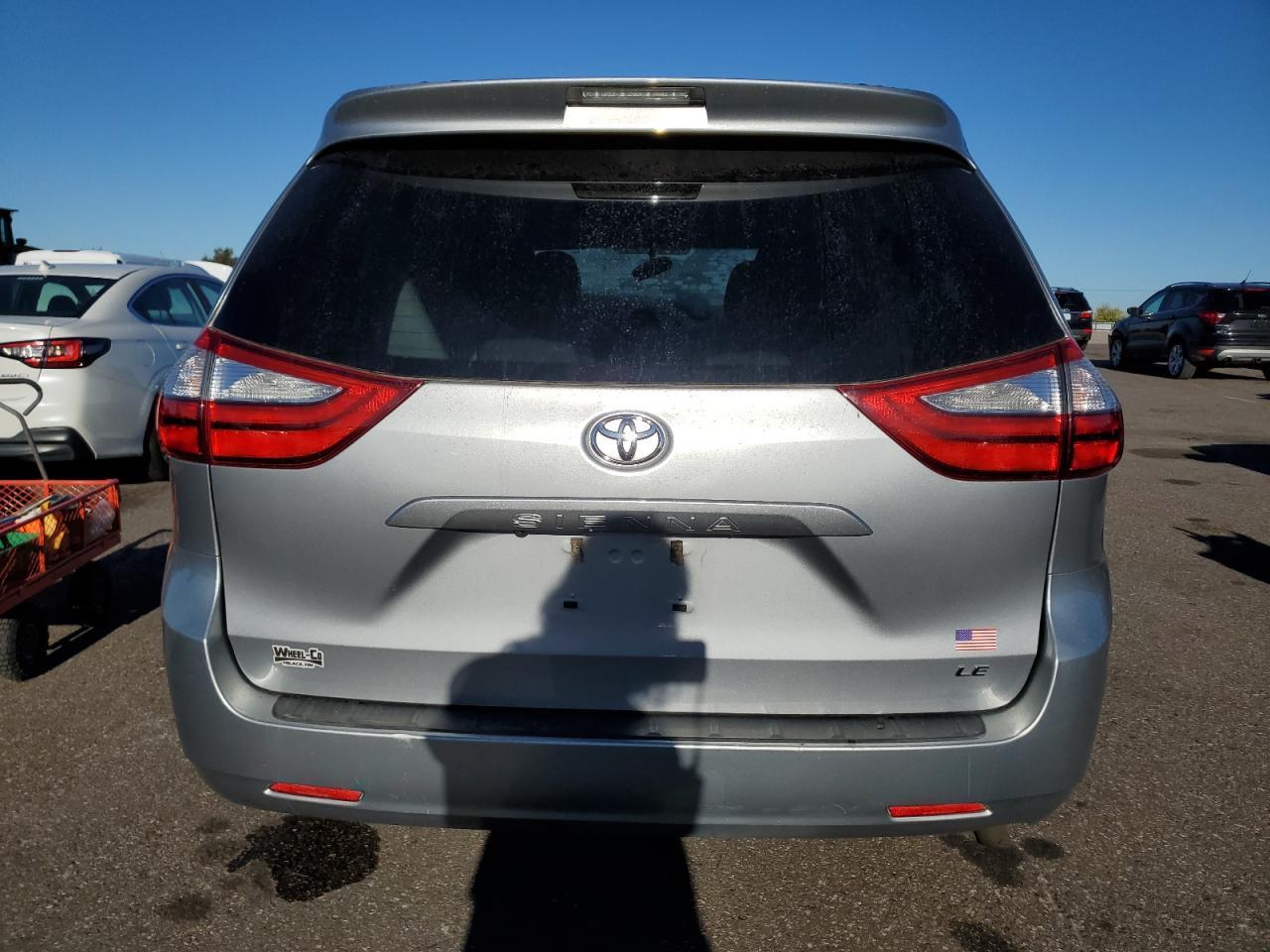 2016 TOYOTA SIENNA