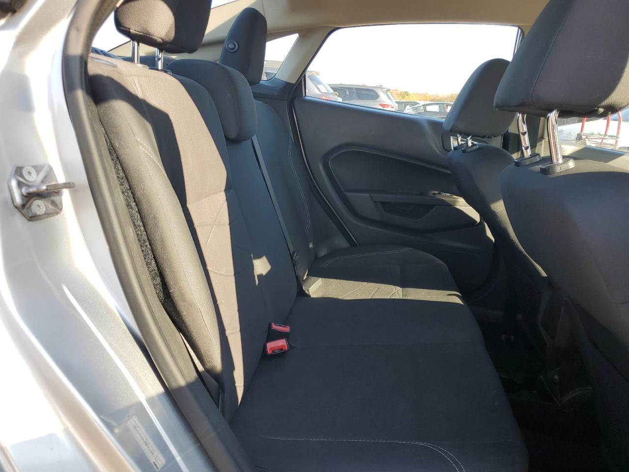 2015 FORD Fiesta