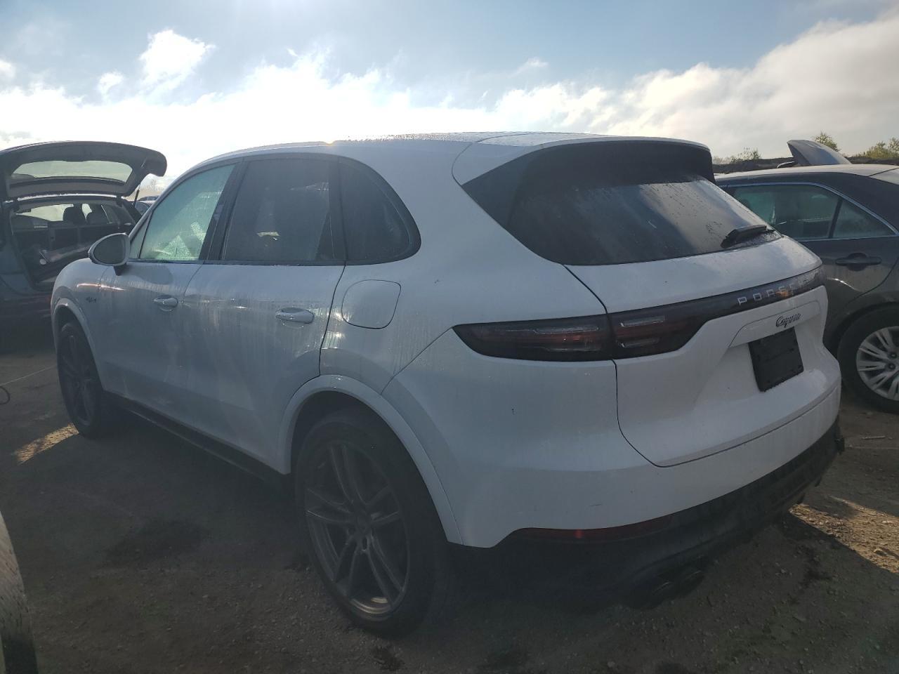 2022 PORSCHE CAYENNE