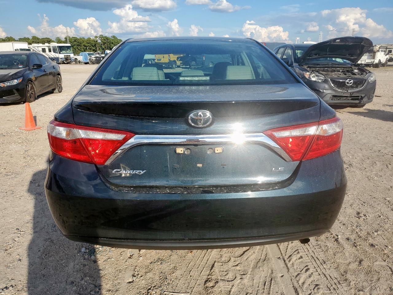 2017 TOYOTA CAMRY