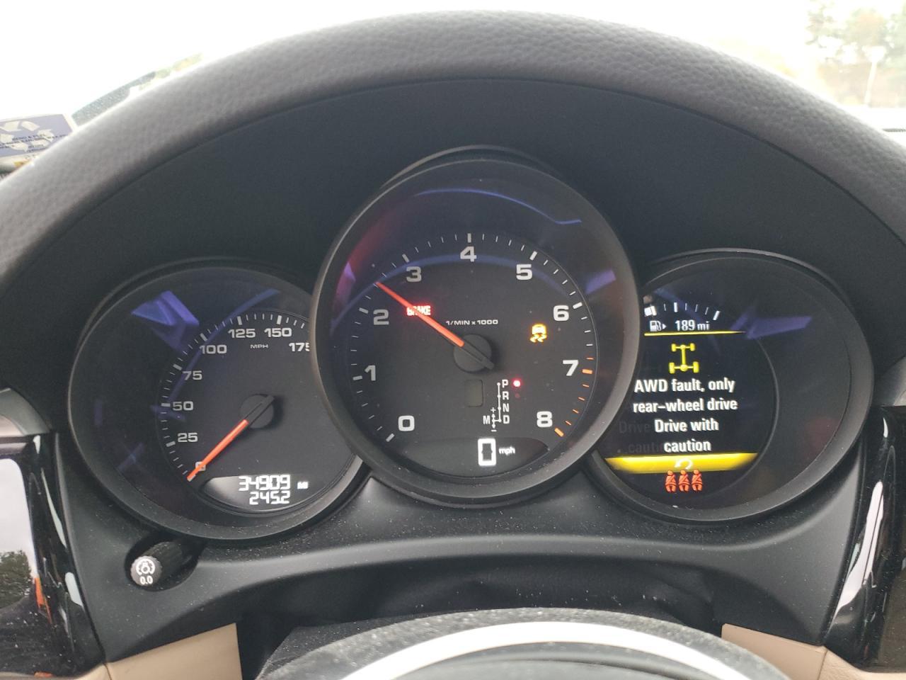 2020 PORSCHE Macan