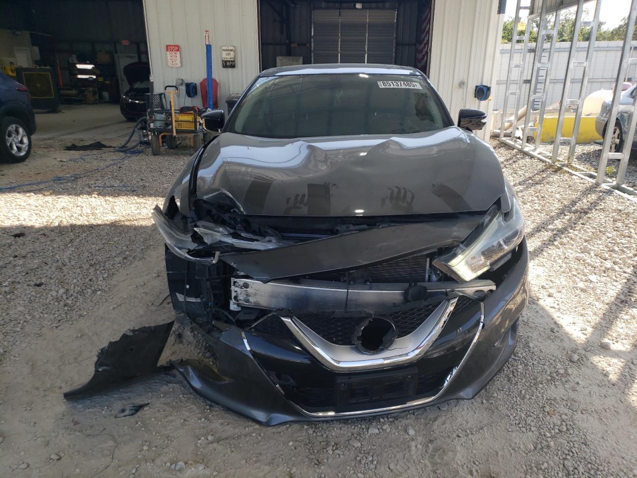 2017 NISSAN Maxima