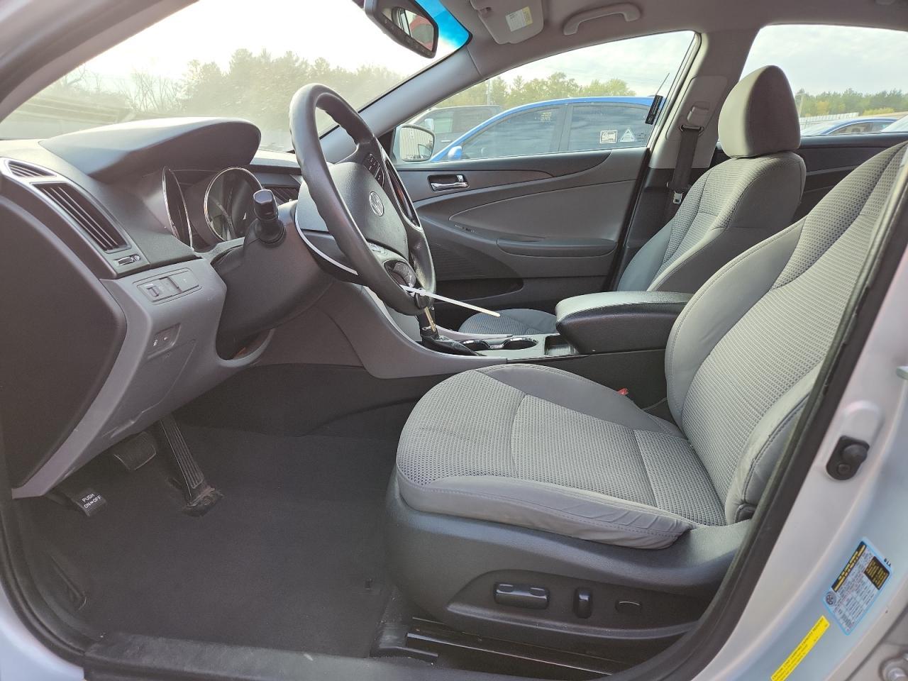 2012 HYUNDAI SONATA