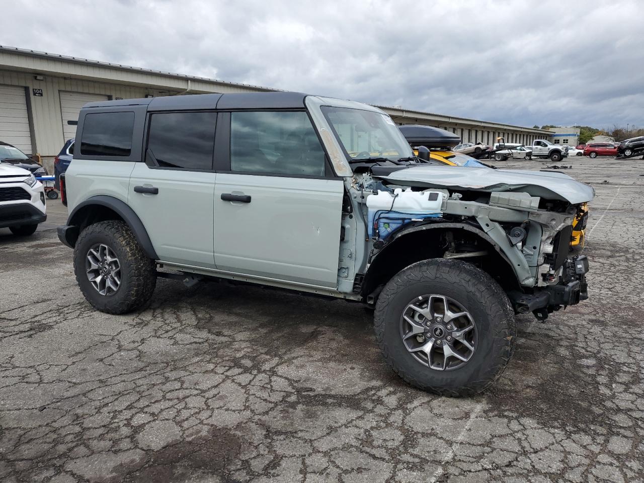 2024 FORD Bronco