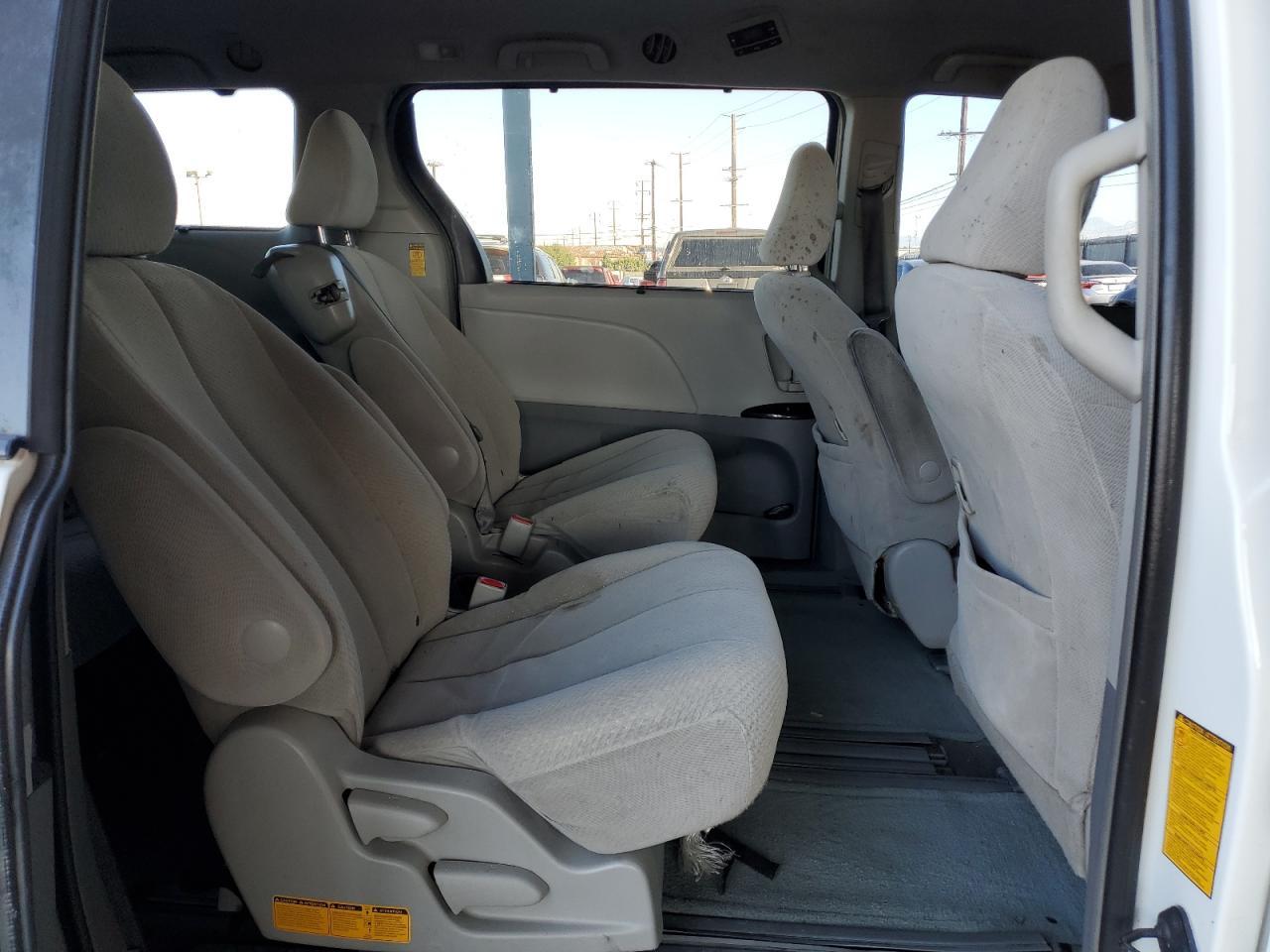 2014 TOYOTA SIENNA