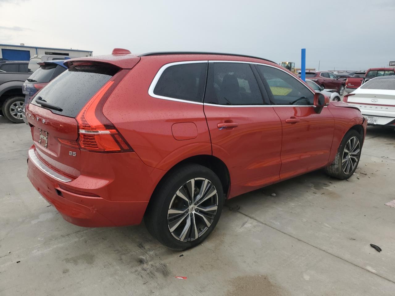 2022 VOLVO XC60
