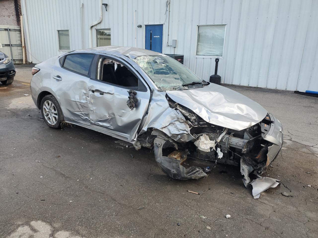 2016 TOYOTA SCION