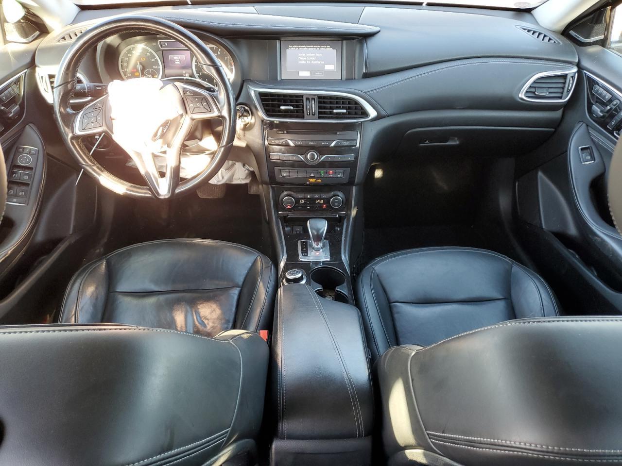 2017 INFINITI QX30