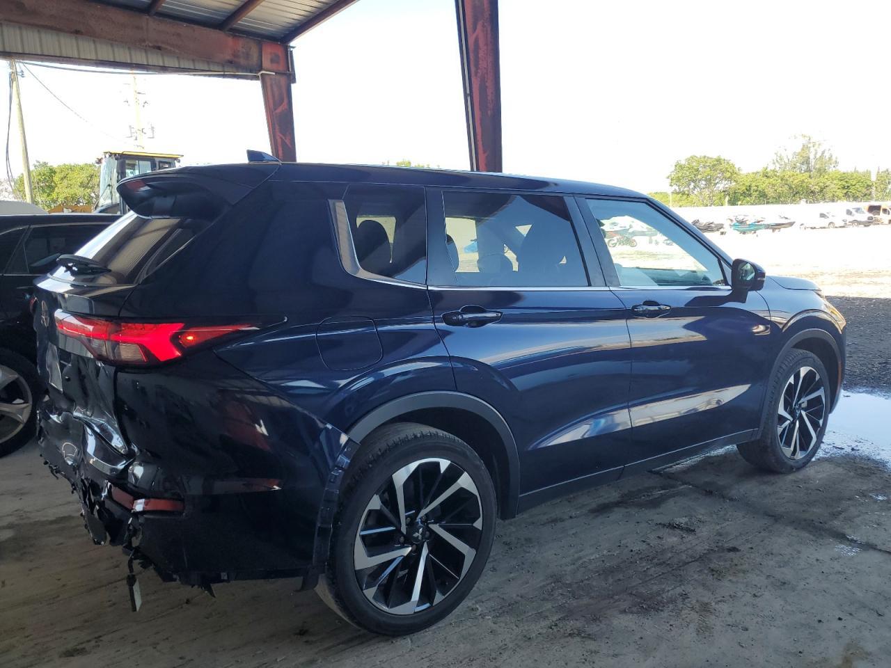 2023 MITSUBISHI outlander