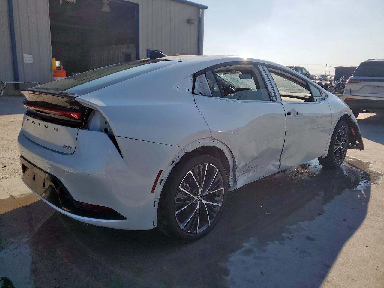 2024 TOYOTA PRIUS
