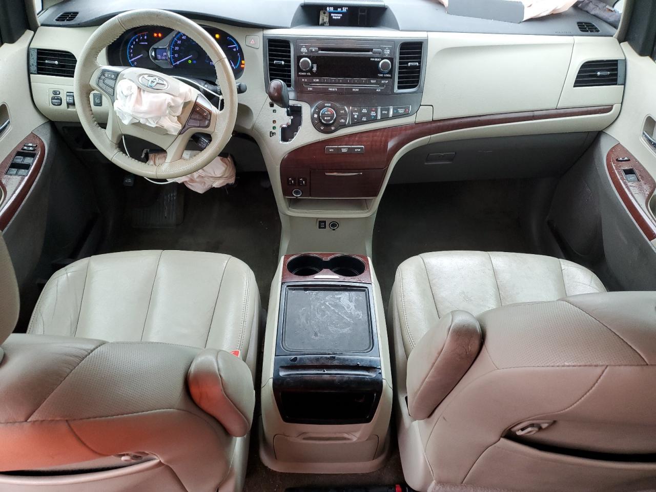 2013 TOYOTA SIENNA