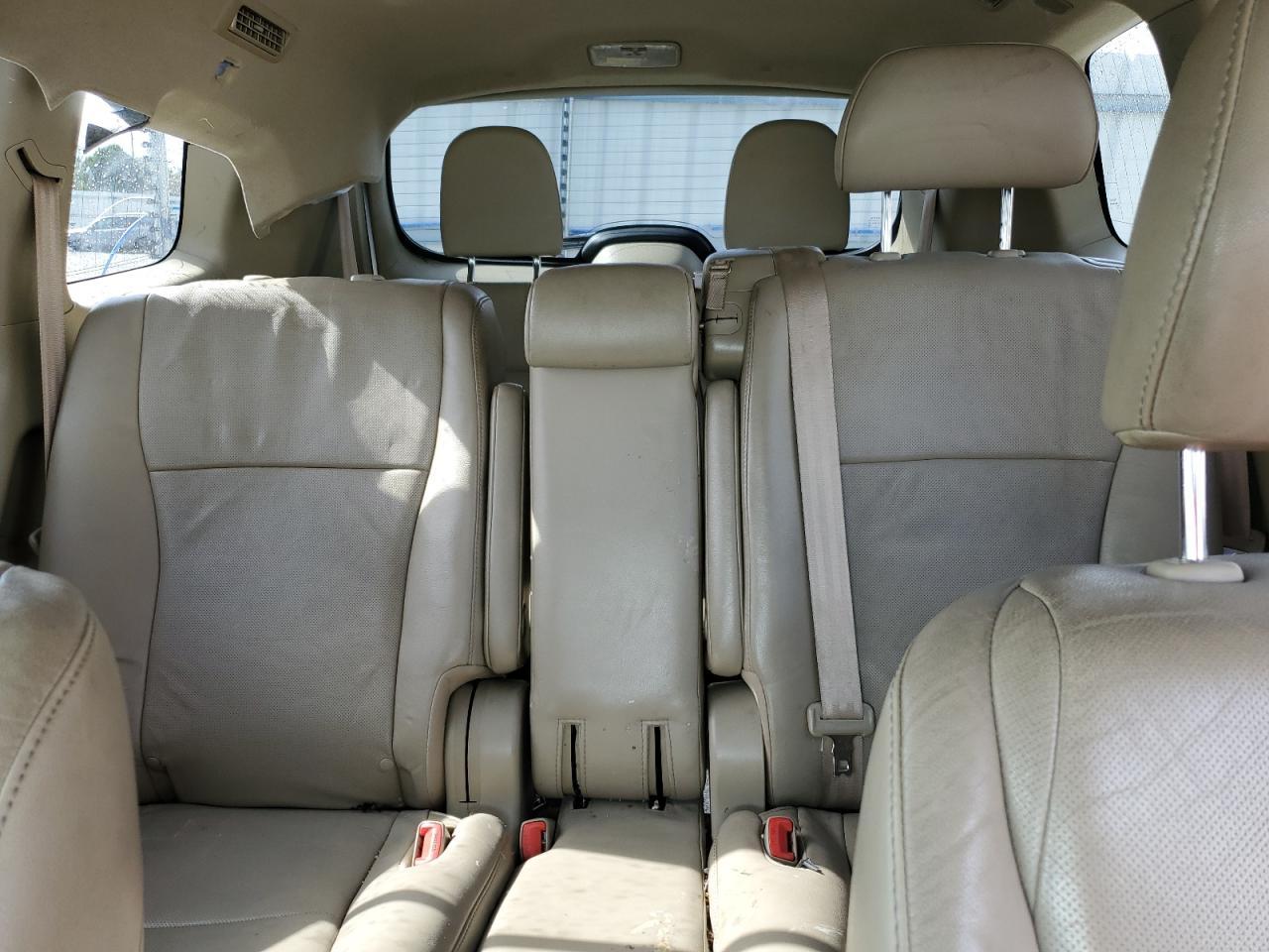 2011 TOYOTA HIGHLANDER