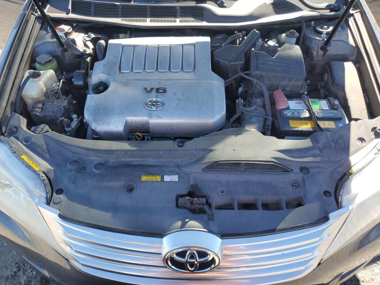 2011 TOYOTA Avalon
