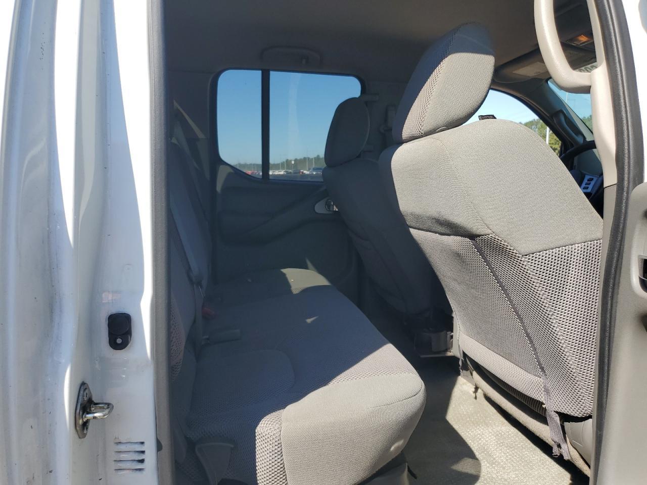 2016 NISSAN Frontier