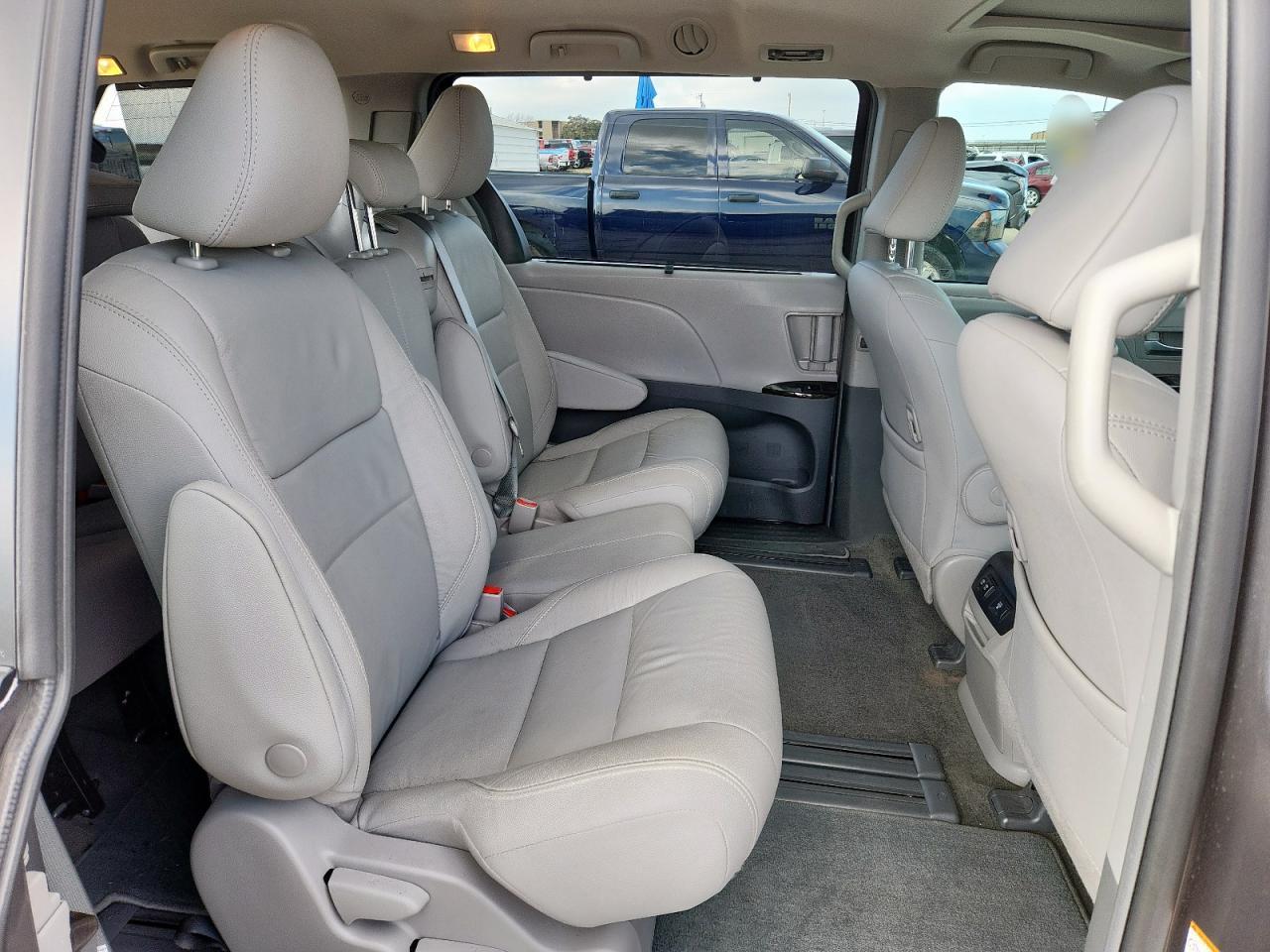 2018 TOYOTA SIENNA