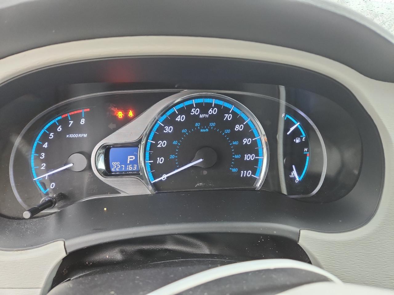 2014 TOYOTA SIENNA