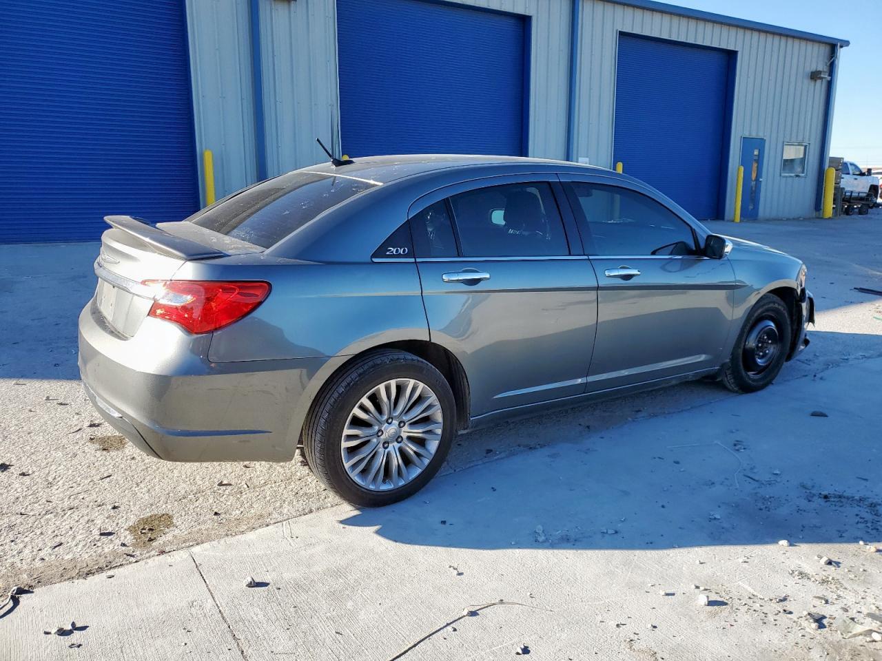 2011 CHRYSLER 200