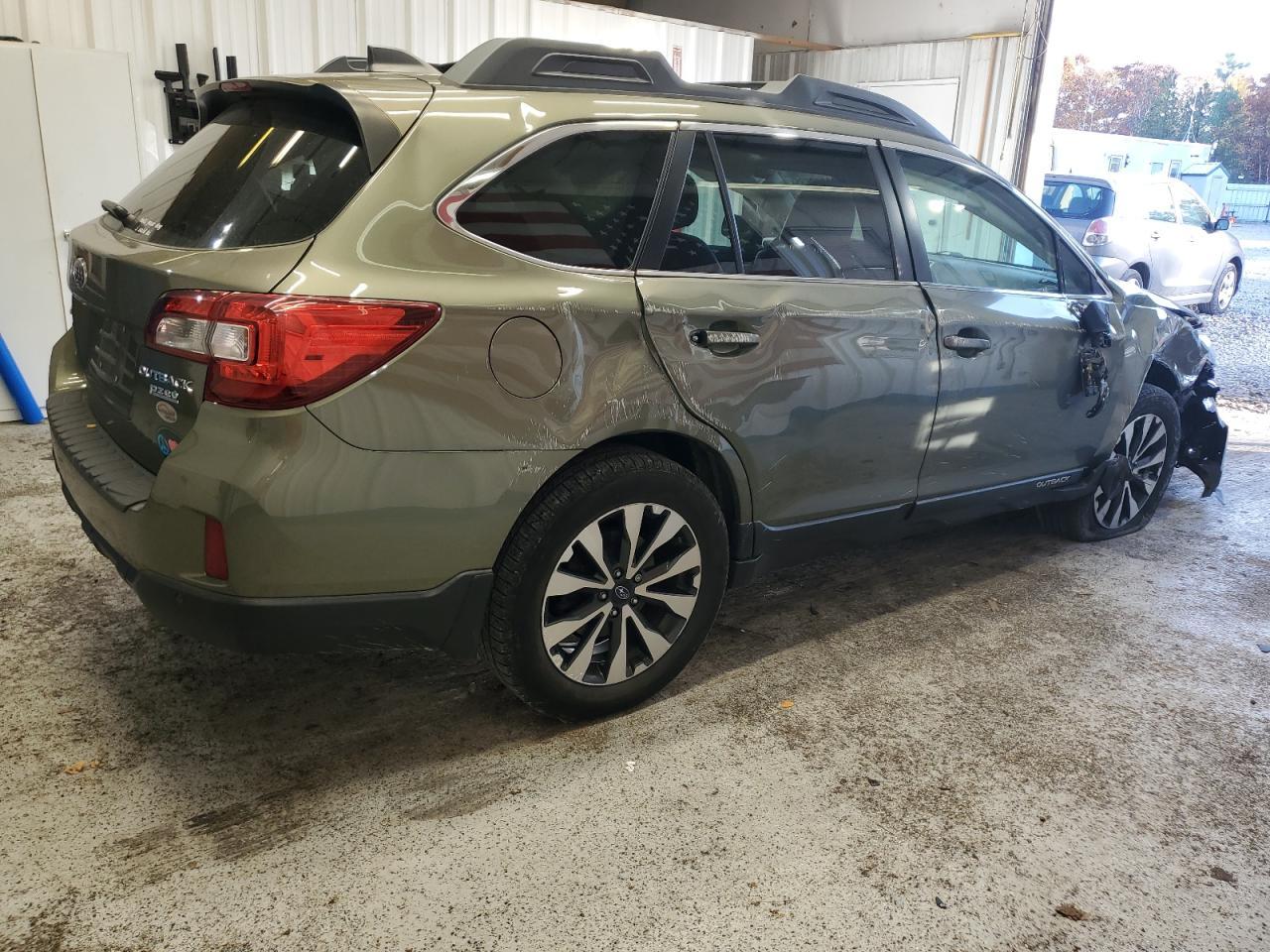 2017 SUBARU Outback