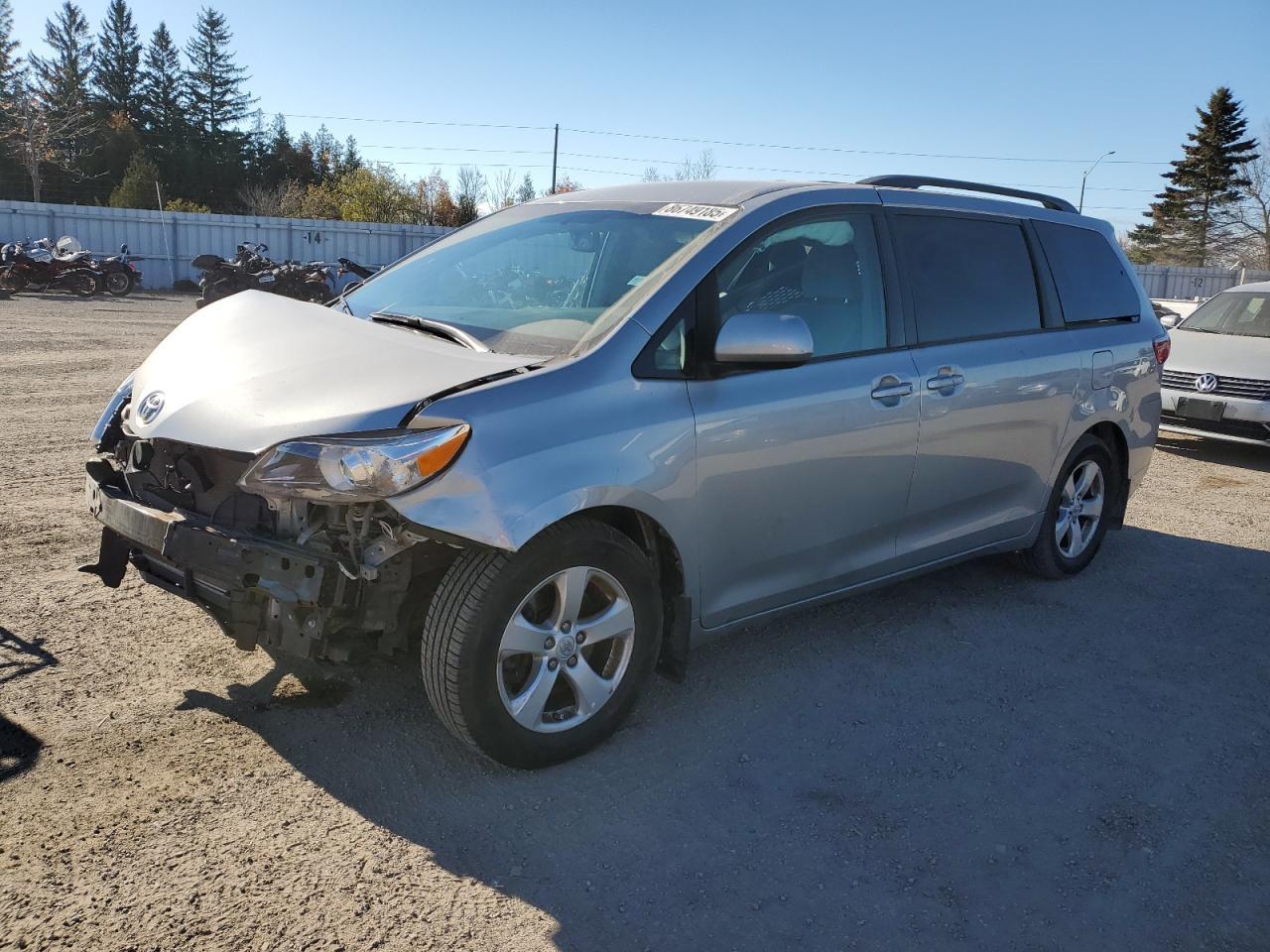 2016 TOYOTA SIENNA