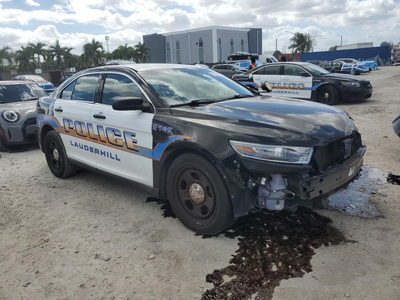 2013 FORD Taurus