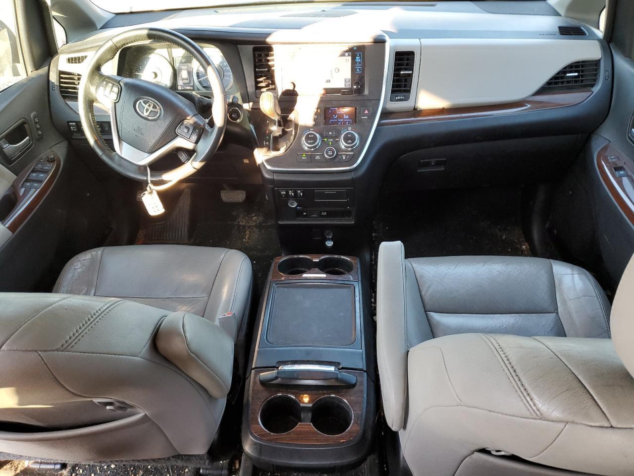 2015 TOYOTA SIENNA