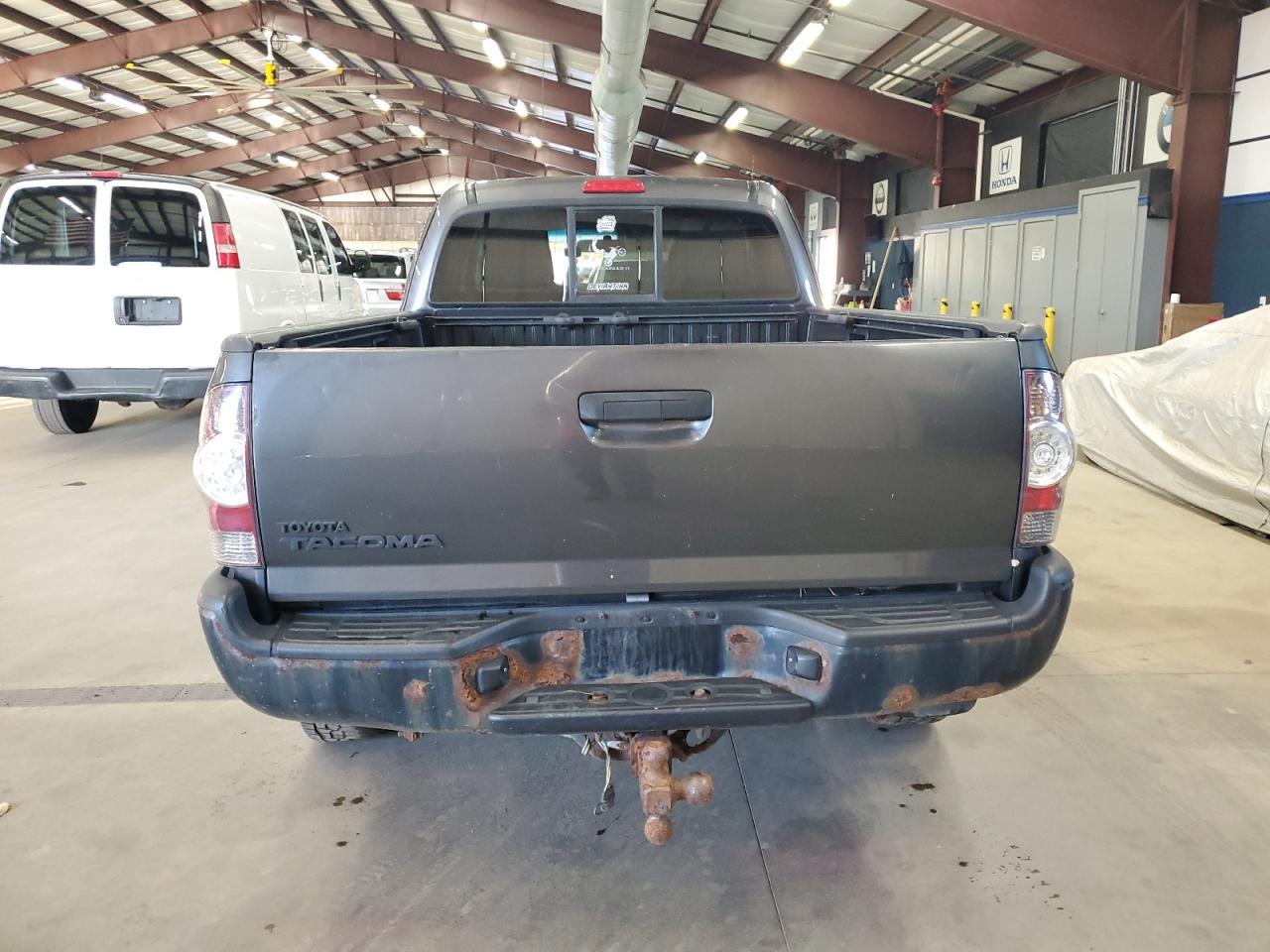 2011 TOYOTA TACOMA