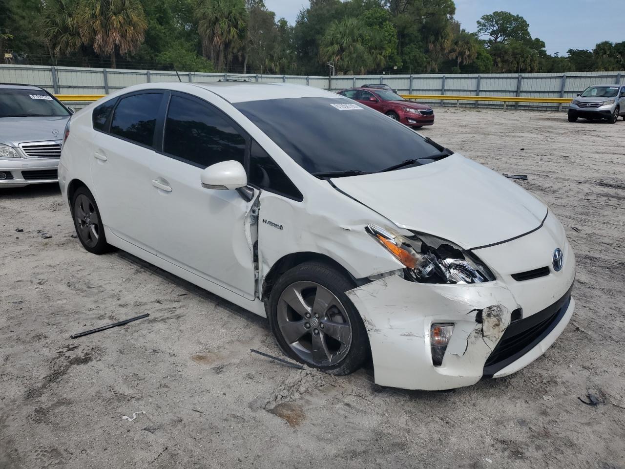 2015 TOYOTA PRIUS