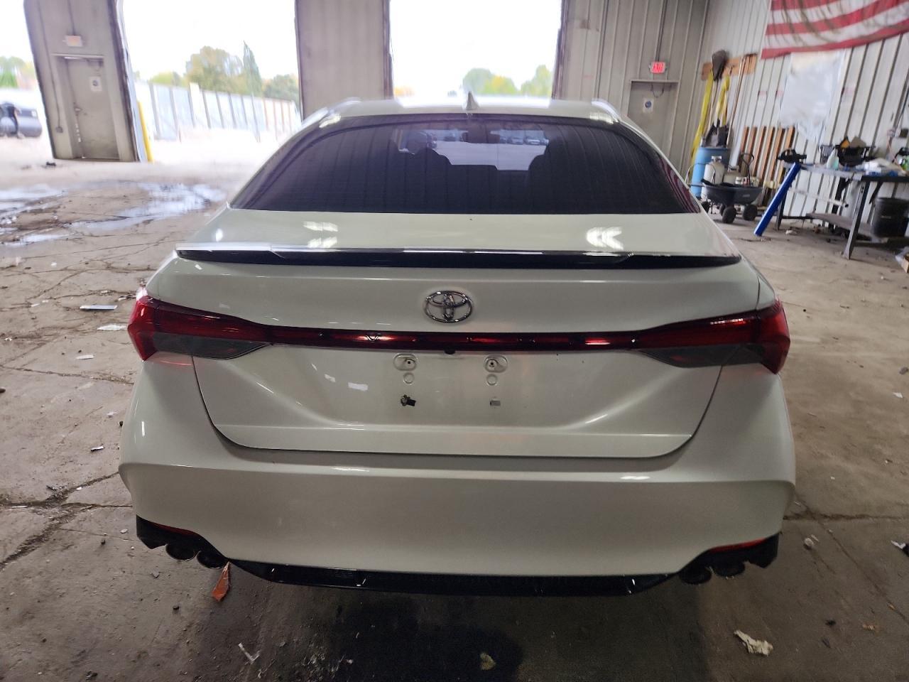 2020 TOYOTA Avalon
