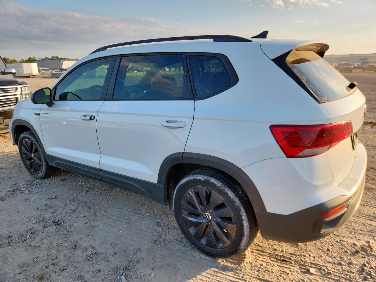 2022 VOLKSWAGEN Taos