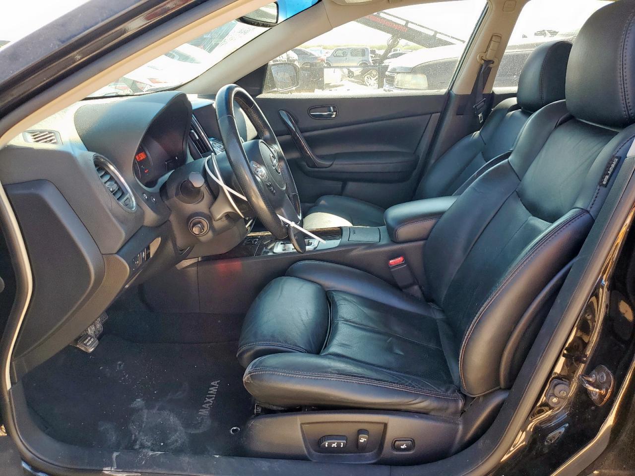 2010 NISSAN Maxima