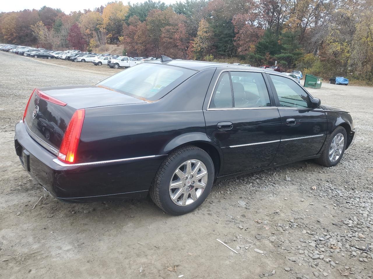 2011 CADILLAC DTS