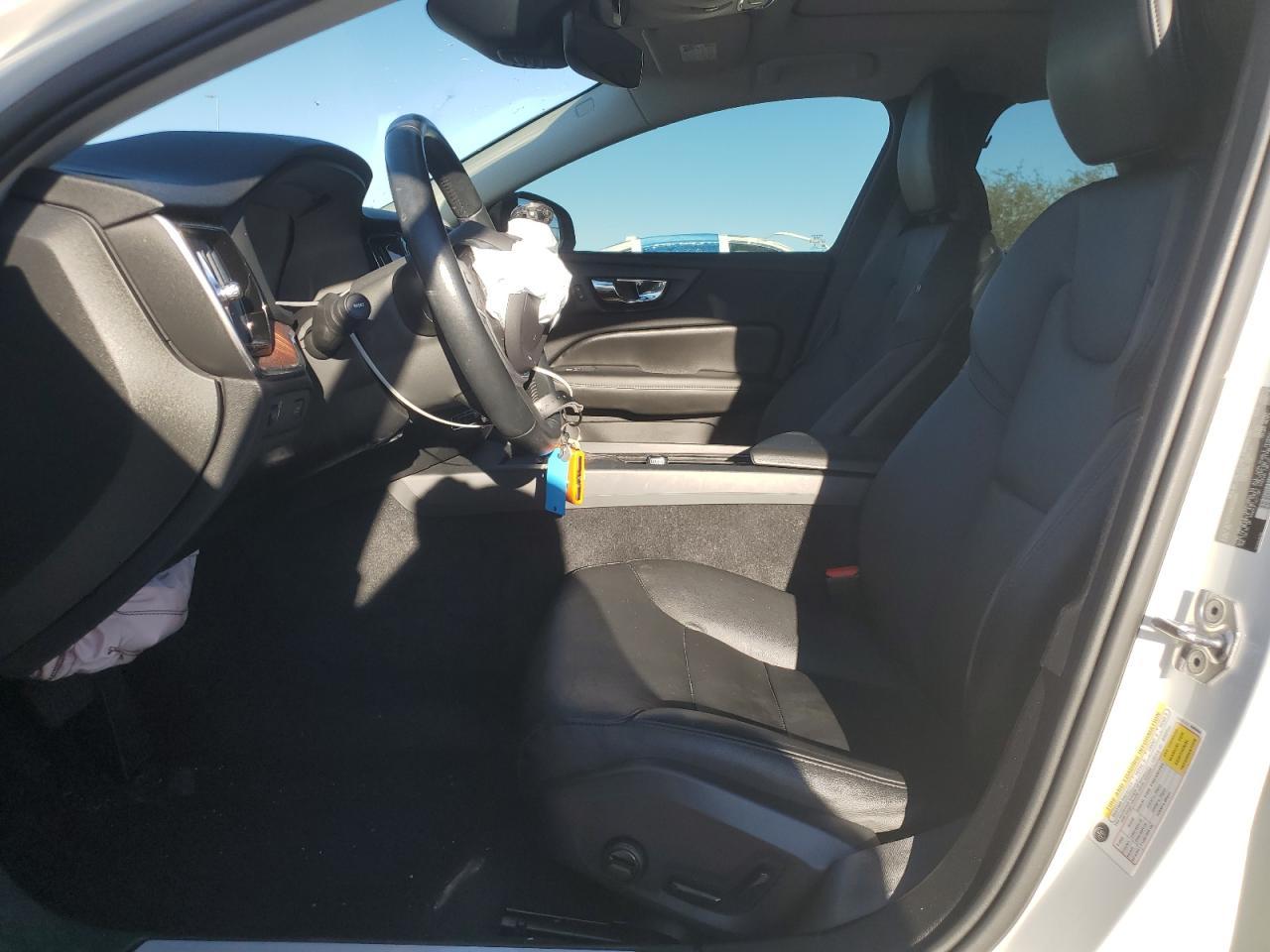 2021 VOLVO S60