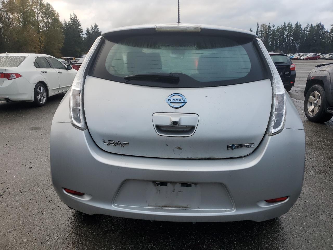 2015 NISSAN LEAF