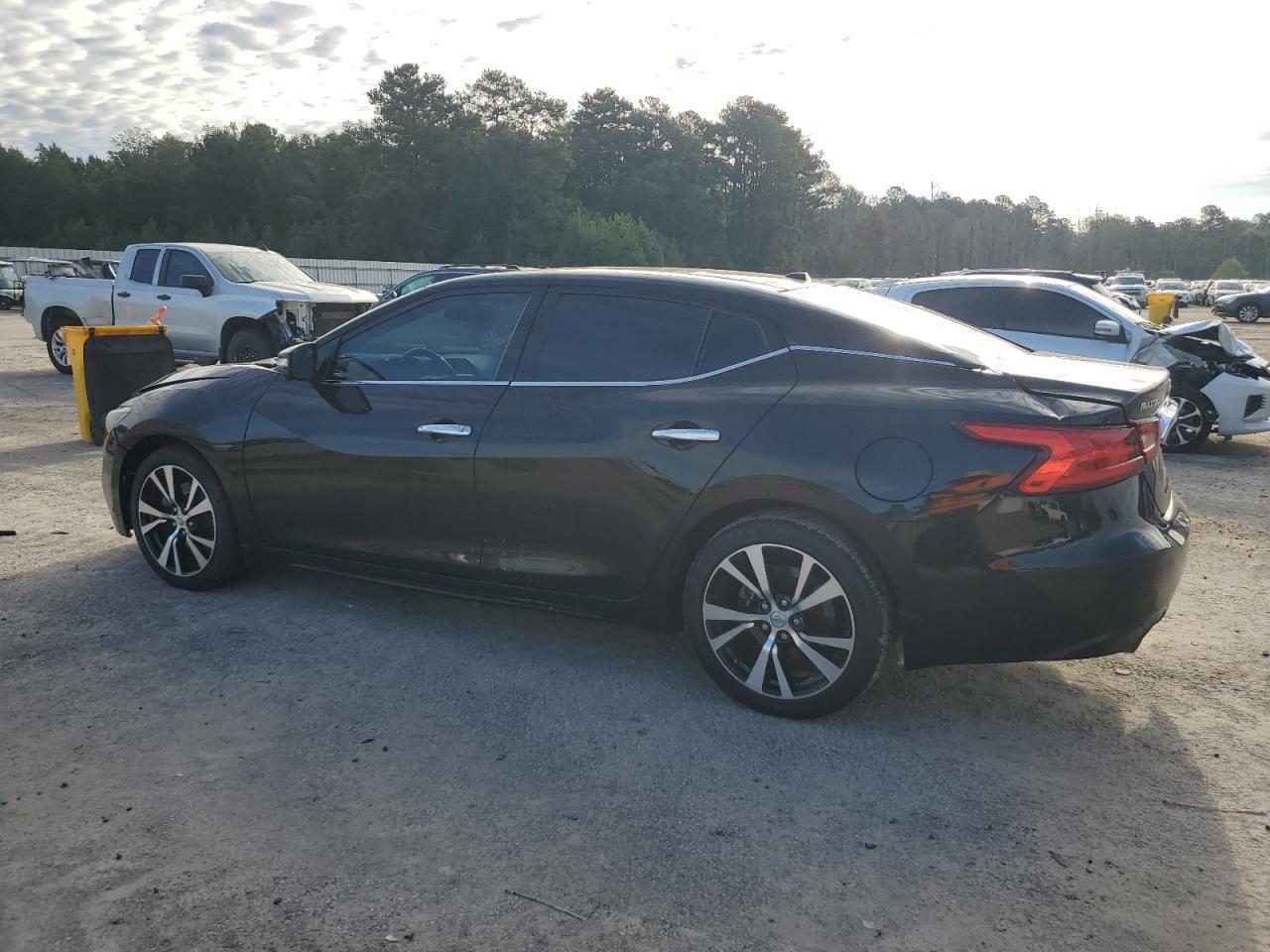 2017 NISSAN Maxima